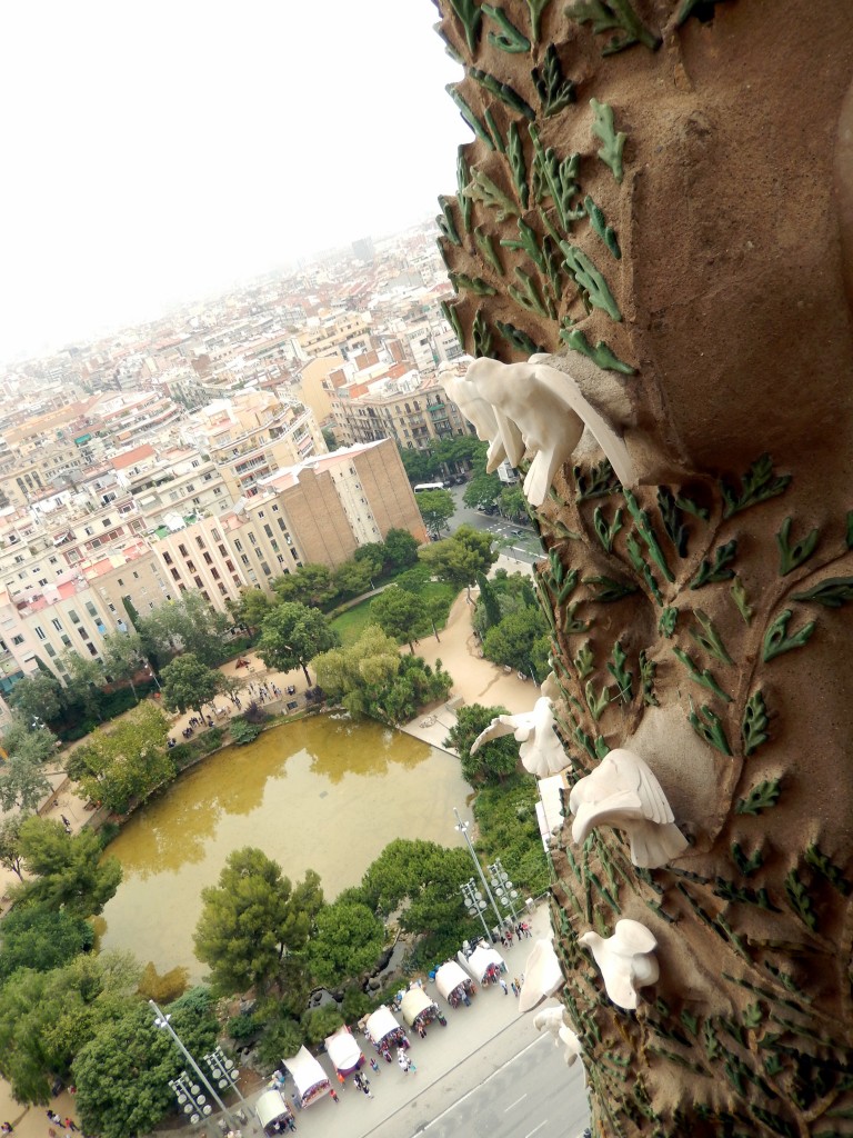 The “tree of life” and view over Plaça de Gaudí.